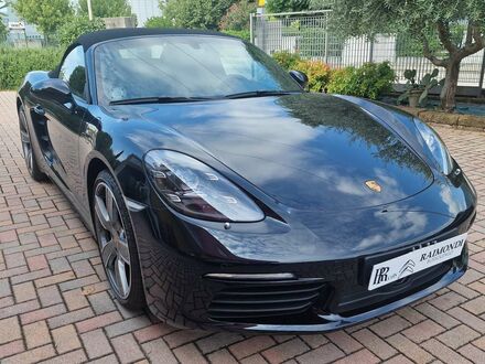 Порше 718 2024 в Европе на Automoto.ua Черный Порше 718, объемом двигателя 1.99 л и пробегом 6 тыс. км за 79900 $, фото 1 на Automoto.ua