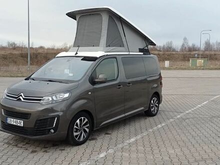 Ситроен Space Tourer 2021 в Европе на Automoto.ua Серый Ситроен Space Tourer, объемом двигателя 1.5 л и пробегом 22 тыс. км за 171000 $, фото 1 на Automoto.ua