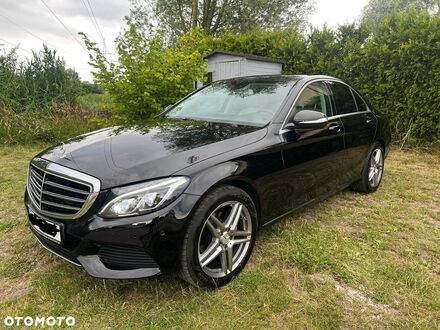 Мерседес Ц-Класс 2014 в Европе на Automoto.ua Черный Мерседес Ц-Класс, объемом двигателя 1 л и пробегом 184 тыс. км за 17579 $, фото 1 на Automoto.ua