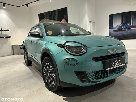 Фиат 600 2024 в Европе на Automoto.ua Синий Фиат 600, объемом двигателя 1 л и пробегом 1 тыс. км за 93000 $, фото 1 на Automoto.ua
