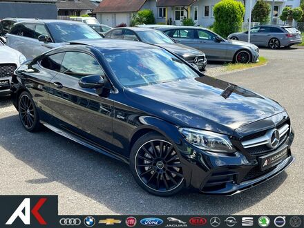 Мерседес C43 AMG 2019 в Европе на Automoto.ua Черный Мерседес C43 AMG, объемом двигателя 3 л и пробегом 85 тыс. км за 42058 $, фото 1 на Automoto.ua