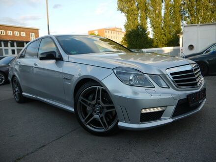 Мерседес E 63 AMG 2009 в Европе на Automoto.ua Серебряный Мерседес E 63 AMG, объемом двигателя 6.21 л и пробегом 172 тыс. км за 30644 $, фото 1 на Automoto.ua