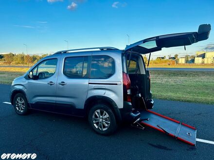 Пежо Rifter 2021 в Европе на Automoto.ua Серый Пежо Rifter, объемом двигателя 1 л и пробегом 22 тыс. км за 36804 $, фото 1 на Automoto.ua