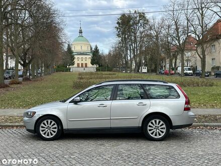 Вольво V50, об'ємом двигуна 2 л та пробігом 200 тис. км за 2786 $, фото 1 на Automoto.ua