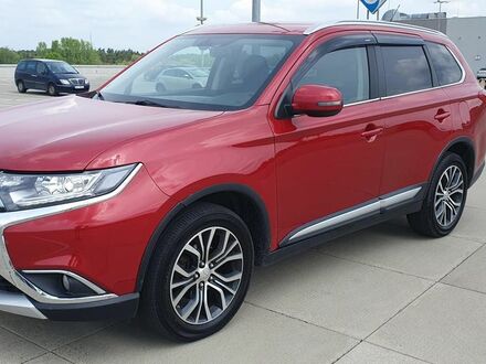 Мицубиси Аутлендер 2016 в Европе на Automoto.ua Мицубиси Аутлендер, объемом двигателя 2.27 л и пробегом 141 тыс. км за 74000 $, фото 1 на Automoto.ua
