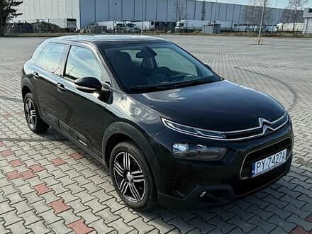 Ситроен C4 Кактус 2020 в Европе на Automoto.ua Черный Ситроен C4 Кактус, объемом двигателя 1 л и пробегом 95 тыс. км за 39999 $, фото 1 на Automoto.ua