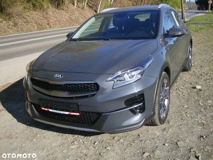 Киа XCeed 2019 в Европе на Automoto.ua Серый Киа XCeed, объемом двигателя 1 л и пробегом 118 тыс. км за 18645 $, фото 1 на Automoto.ua