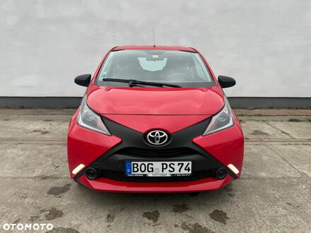 Тойота Айго 2015 в Европе на Automoto.ua Красный Тойота Айго, объемом двигателя 1 л и пробегом 187 тыс. км за 20999 $, фото 1 на Automoto.ua