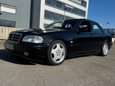 Мерседес C43 AMG 1998 в Европе на Automoto.ua Черный Мерседес C43 AMG, объемом двигателя 4.27 л и пробегом 190 тыс. км за 30215 $, фото 1 на Automoto.ua