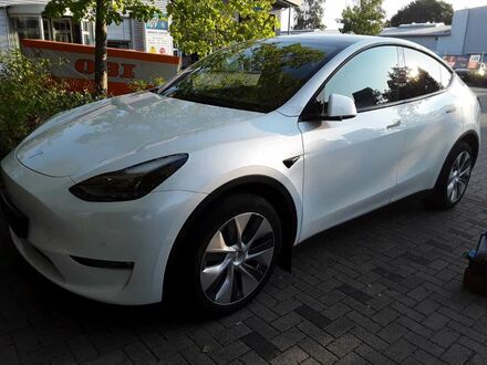 Тесла Model Y 2022 у Європі на Automoto.ua Білий Тесла Model Y, об'ємом двигуна 0 л та пробігом 70 тис. км за 35999 $, фото 1 на Automoto.ua