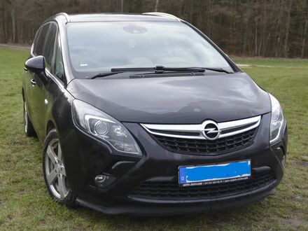 Опель Zafira Tourer 2015 в Европе на Automoto.ua Черный Опель Zafira Tourer, объемом двигателя 1.96 л и пробегом 265 тыс. км за 10541 $, фото 1 на Automoto.ua