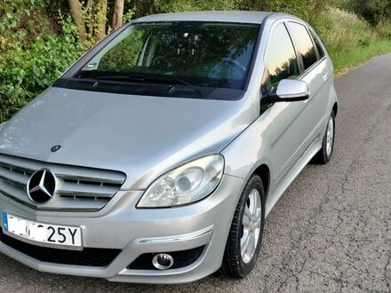 Мерседес Б-класс 2009 в Европе на Automoto.ua Серый Мерседес Б-класс, объемом двигателя 1 л и пробегом 240 тыс. км за 4528 $, фото 1 на Automoto.ua