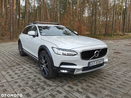 Вольво В90 2018 в Европе на Automoto.ua Белый Вольво В90, объемом двигателя 1 л и пробегом 109 тыс. км за 125900 $, фото 1 на Automoto.ua
