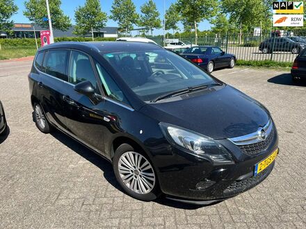 Опель Zafira Tourer 2014 у Європі на Automoto.ua Чорний Опель Zafira Tourer, об'ємом двигуна 1.36 л та пробігом 205 тис. км за 4218 $, фото 1 на Automoto.ua