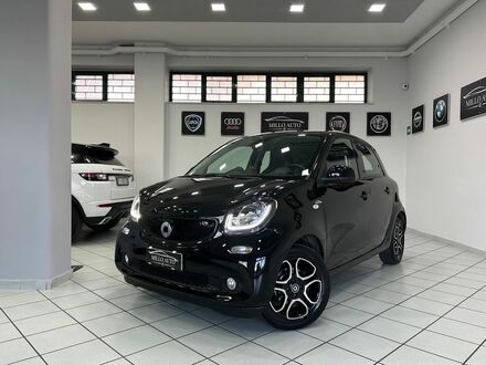 Смарт Forfour 2016 у Європі на Automoto.ua Чорний Смарт Forfour, об'ємом двигуна 1 л та пробігом 90 тис. км за 11182 $, фото 1 на Automoto.ua