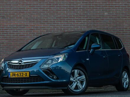 Опель Zafira Tourer 2016 у Європі на Automoto.ua Синій Опель Zafira Tourer, об'ємом двигуна 1.6 л та пробігом 139 тис. км за 16960 $, фото 1 на Automoto.ua