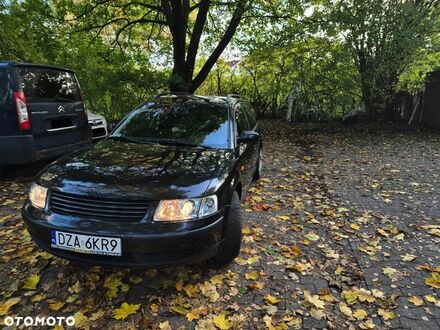 Фольксваген Пассат 1998 в Европе на Automoto.ua Черный Фольксваген Пассат, объемом двигателя 1 л и пробегом 388 тыс. км за 945 $, фото 1 на Automoto.ua