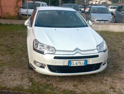 Ситроен С5 2012 в Европе на Automoto.ua Белый Ситроен С5, объемом двигателя 2 л и пробегом 120 тыс. км за 9697 $, фото 1 на Automoto.ua