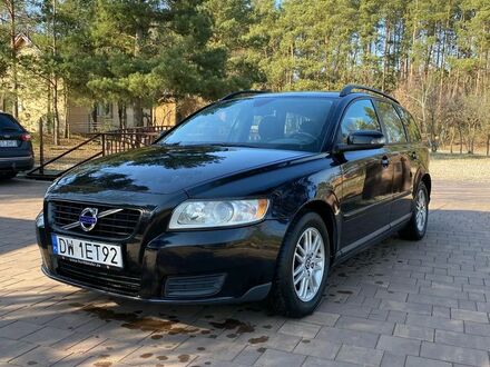 Вольво V50 2008 у Європі на Automoto.ua Чорний Вольво V50, об'ємом двигуна 1 л та пробігом 290 тис. км за 8900 $, фото 1 на Automoto.ua