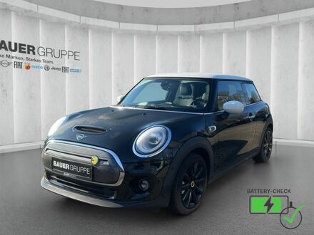 Мини Cooper SE 2020 в Европе на Automoto.ua Черный Мини Cooper SE, объемом двигателя 0 л и пробегом 17 тыс. км за 21487 $, фото 1 на Automoto.ua