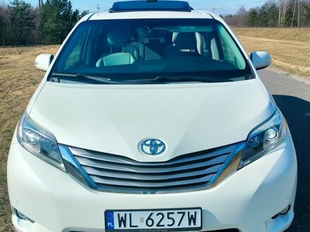 Тойота Сієнна 2015 у Європі на Automoto.ua Білий Тойота Сієнна, об'ємом двигуна 3.46 л та пробігом 192 тис. км за 106500 $, фото 1 на Automoto.ua