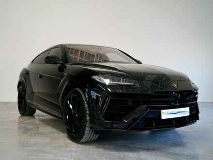 Ламборджині Урус 2024 у Європі на Automoto.ua Чорний Ламборджині Урус, об'ємом двигуна 4 л та пробігом 13 тис. км за 318322 $, фото 1 на Automoto.ua