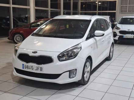 Киа Каренс 2015 в Европе на Automoto.ua Белый Киа Каренс, объемом двигателя 0 л и пробегом 98 тыс. км за 11300 $, фото 1 на Automoto.ua