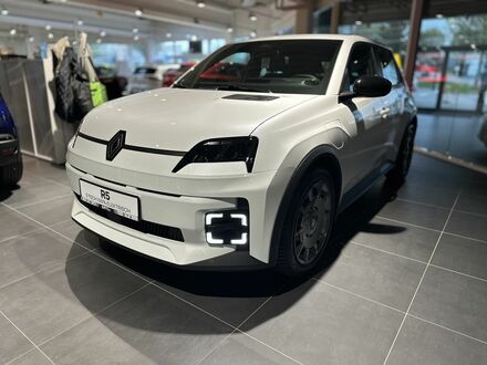 Рено 5 2025 в Европе на Automoto.ua Белый Рено 5, объемом двигателя 0 л и пробегом 3 тыс. км за 30239 $, фото 1 на Automoto.ua