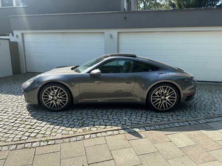 Порше 911 2024 в Европе на Automoto.ua Серый Порше 911, объемом двигателя 2.98 л и пробегом 650 тыс. км за 146983 $, фото 1 на Automoto.ua