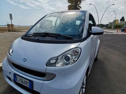 Смарт Fortwo 2011 у Європі на Automoto.ua Білий Смарт Fortwo, об'ємом двигуна 1 л та пробігом 138 тис. км за 5595 $, фото 1 на Automoto.ua