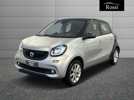 Смарт Forfour 2019 у Європі на Automoto.ua Срібний Смарт Forfour, об'ємом двигуна 1 л та пробігом 90 тис. км за 16572 $, фото 1 на Automoto.ua