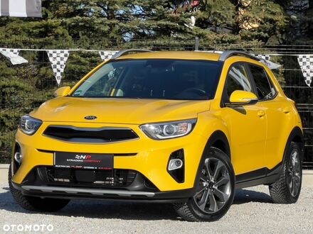 Кіа Stonic 2017 у Європі на Automoto.ua Жовтий Кіа Stonic, об'ємом двигуна 1 л та пробігом 74 тис. км за 47800 $, фото 1 на Automoto.ua