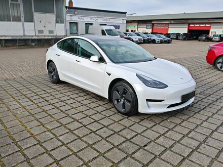 Тесла Модель 3 2023 в Европе на Automoto.ua Белый Тесла Модель 3, объемом двигателя 0 л и пробегом 27 тыс. км за 31476 $, фото 1 на Automoto.ua