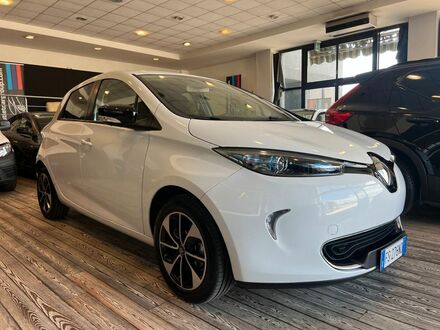 Рено Зое 2019 в Европе на Automoto.ua Белый Рено Зое, объемом двигателя 0 л и пробегом 48 тыс. км за 11384 $, фото 1 на Automoto.ua