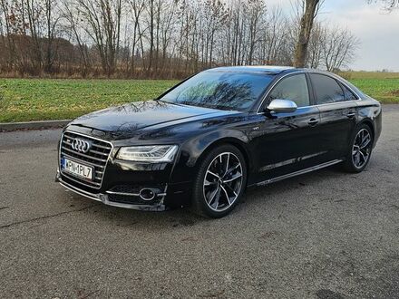 Ауди С8 2017 в Европе на Automoto.ua Черный Ауди С8, объемом двигателя 3.99 л и пробегом 160 тыс. км за 139000 $, фото 1 на Automoto.ua