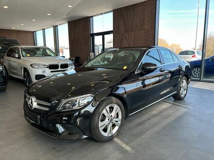 Мерседес Ц 200 2019 в Европе на Automoto.ua Черный Мерседес Ц 200, объемом двигателя 1.6 л и пробегом 115 тыс. км за 24695 $, фото 1 на Automoto.ua