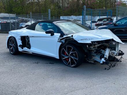 Ауди Р8 2020 в Европе на Automoto.ua Белый Ауди Р8, объемом двигателя 5.2 л и пробегом 23 тыс. км за 79393 $, фото 1 на Automoto.ua