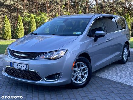 Крайслер Pacifica, об'ємом двигуна 3.61 л та пробігом 100 тис. км за 18574 $, фото 1 на Automoto.ua