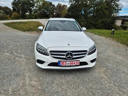 Мерседес Ц 300 2020 у Європі на Automoto.ua Білий Мерседес Ц 300, об'ємом двигуна 1.99 л та пробігом 75 тис. км за 26771 $, фото 1 на Automoto.ua