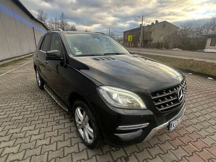 Мерседес МЛ класс 2013 в Европе на Automoto.ua Черный Мерседес МЛ класс, объемом двигателя 2.99 л и пробегом 369 тыс. км за 78000 $, фото 1 на Automoto.ua