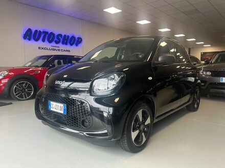 Смарт Forfour 2021 у Європі на Automoto.ua Чорний Смарт Forfour, об'ємом двигуна 0 л та пробігом 19799 тис. км за 11900 $, фото 1 на Automoto.ua