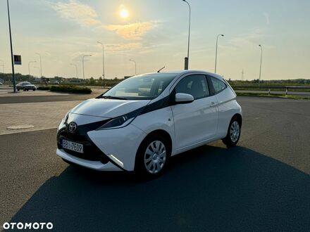 Тойота Айго 2015 в Европе на Automoto.ua Белый Тойота Айго, объемом двигателя 1 л и пробегом 115 тыс. км за 17900 $, фото 1 на Automoto.ua