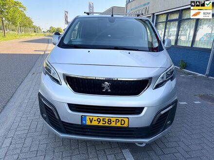 Пежо Експерт вант.-пас. 2018 у Європі на Automoto.ua Пежо Експерт вант.-пас., об'ємом двигуна 2 л та пробігом 155 тис. км за 12426 $, фото 1 на Automoto.ua