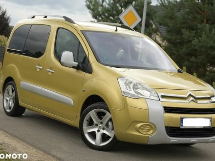 Сітроен Берлінго 2009 у Європі на Automoto.ua Сітроен Берлінго, об'ємом двигуна 1 л та пробігом 199 тис. км за 22800 $, фото 1 на Automoto.ua