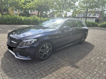 Мерседес C43 AMG 2016 в Европе на Automoto.ua Синий Мерседес C43 AMG, объемом двигателя 3 л и пробегом 105 тыс. км за 30647 $, фото 1 на Automoto.ua