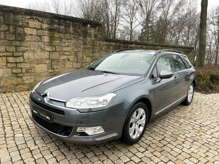 Ситроен С5 2011 в Европе на Automoto.ua Серый Ситроен С5, объемом двигателя 2 л и пробегом 180 тыс. км за 5814 $, фото 1 на Automoto.ua