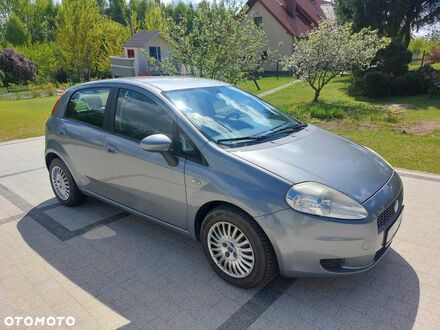 Фиат Пунто 2006 в Европе на Automoto.ua Серый Фиат Пунто, объемом двигателя 1 л и пробегом 155 тыс. км за 2059 $, фото 1 на Automoto.ua
