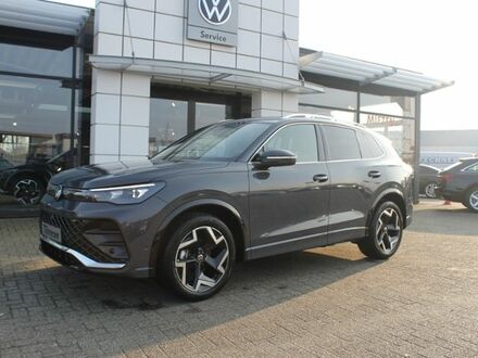 Фольксваген Тигуан 2025 в Европе на Automoto.ua Серый Фольксваген Тигуан, объемом двигателя 1.5 л и пробегом 50 тыс. км за 52988 $, фото 1 на Automoto.ua