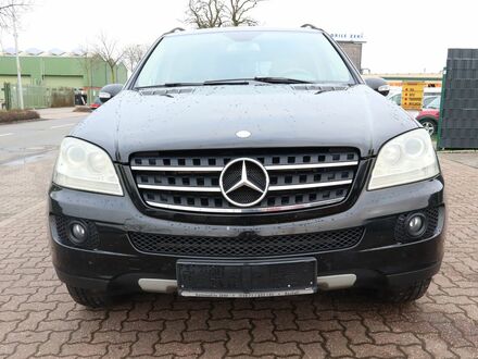 Мерседес МЛ 320 2007 в Европе на Automoto.ua Черный Мерседес МЛ 320, объемом двигателя 2.99 л и пробегом 293 тыс. км за 6317 $, фото 1 на Automoto.ua