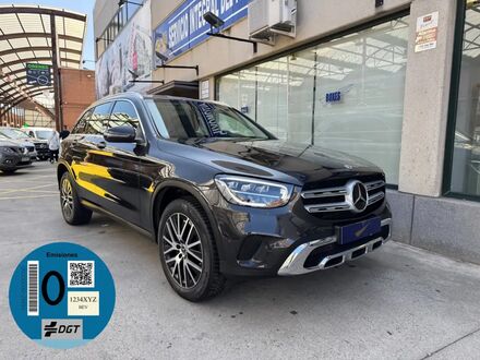 Мерседес GLC 300 2022 у Європі на Automoto.ua Чорний Мерседес GLC 300, об'ємом двигуна 1.99 л та пробігом 64 тис. км за 43158 $, фото 1 на Automoto.ua